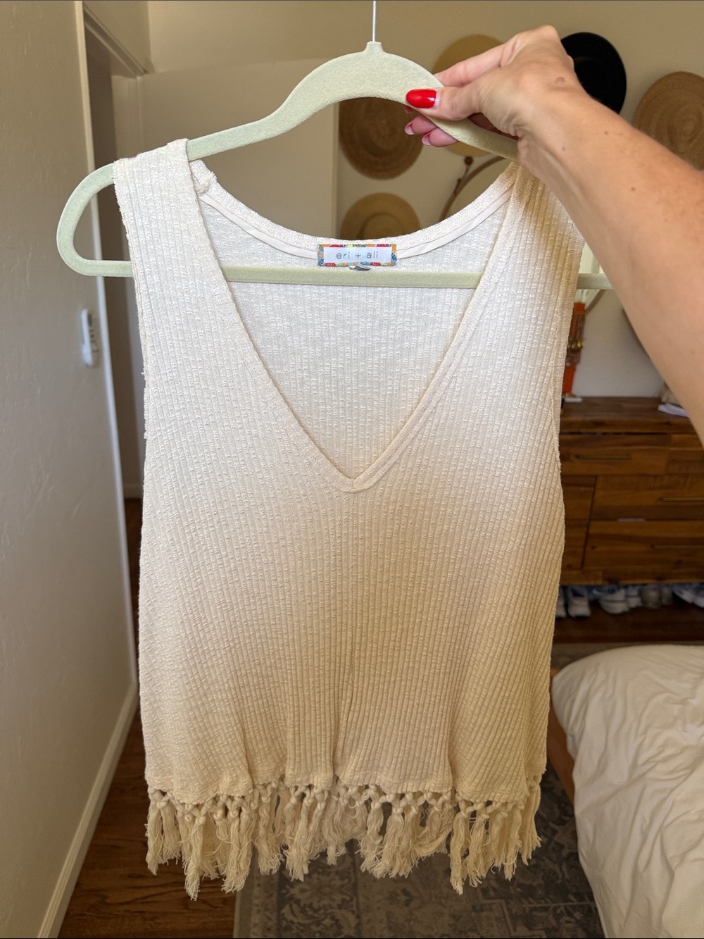 ANTHROPOLOGIE Sleeveless Ribbed V-Neck Fringe Tank Top - Cream medium